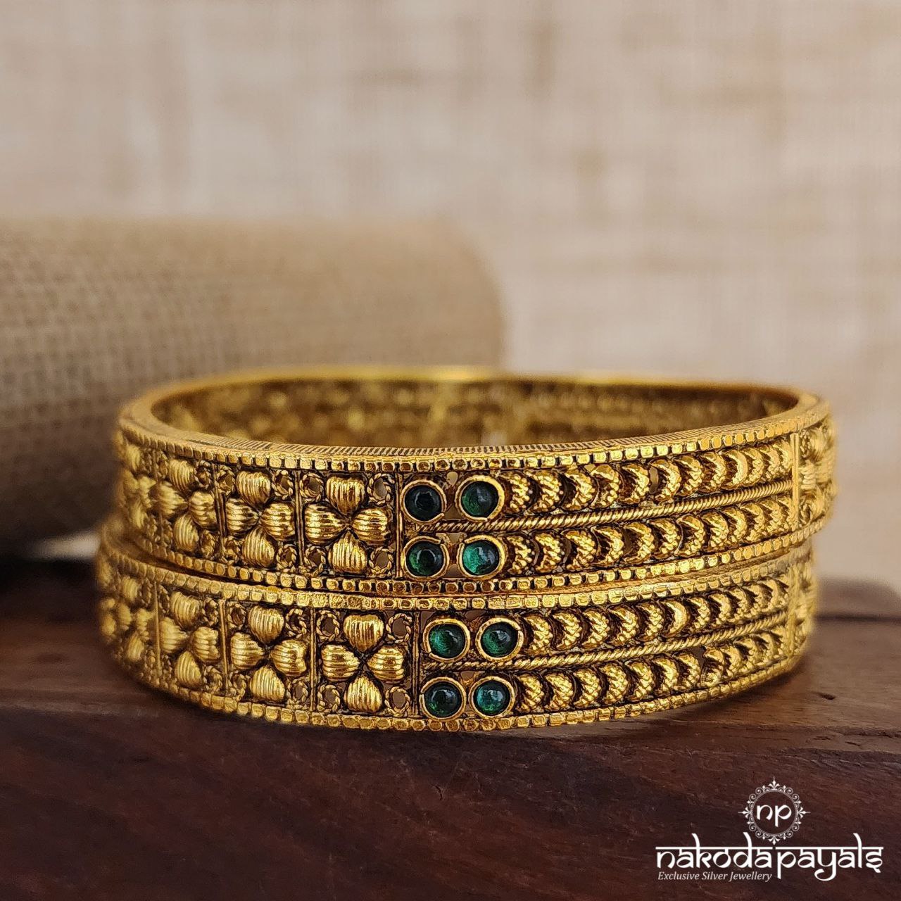 Sweetheart Green Bangles (Gk2784)