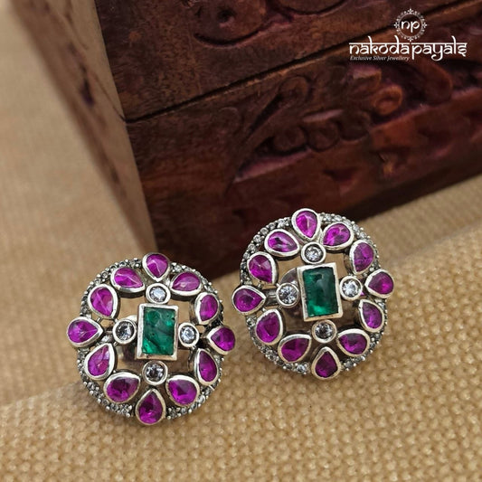 Resplendent Oxidised Studs (S4171)