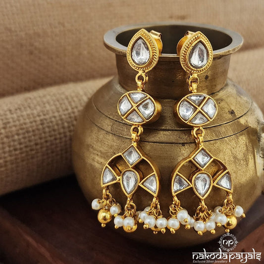 Pearled Drop White Earrings (Ge9075)