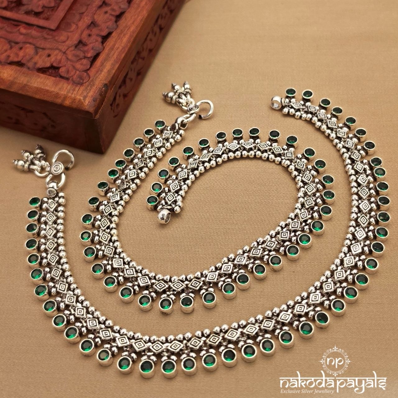 Green Laced Antique Anklets (A6897)