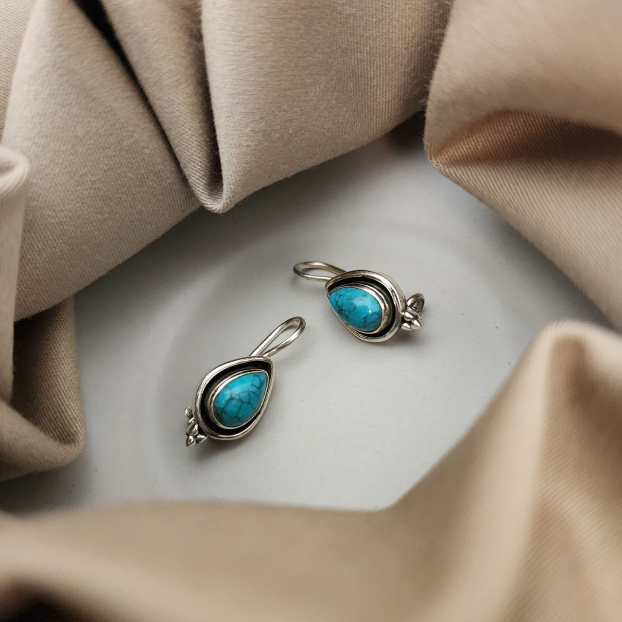 Drop Hangings (H2071-79)