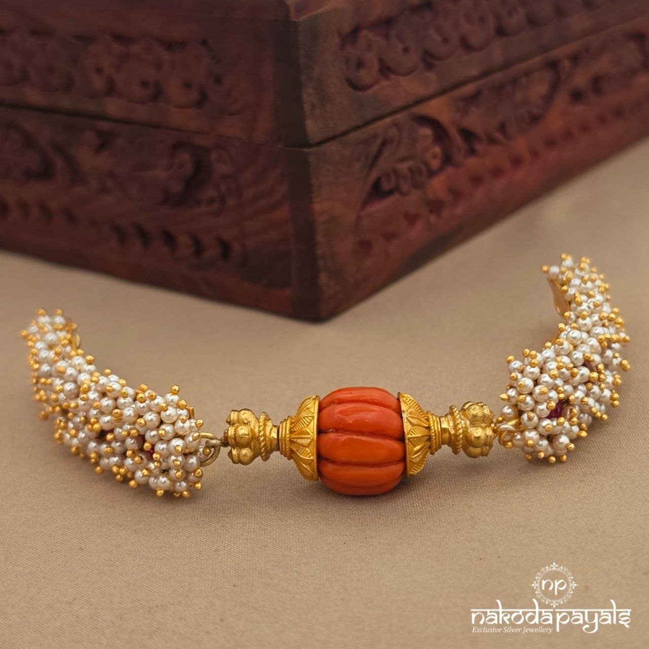 Coral Pearly Choker (Gn10705)