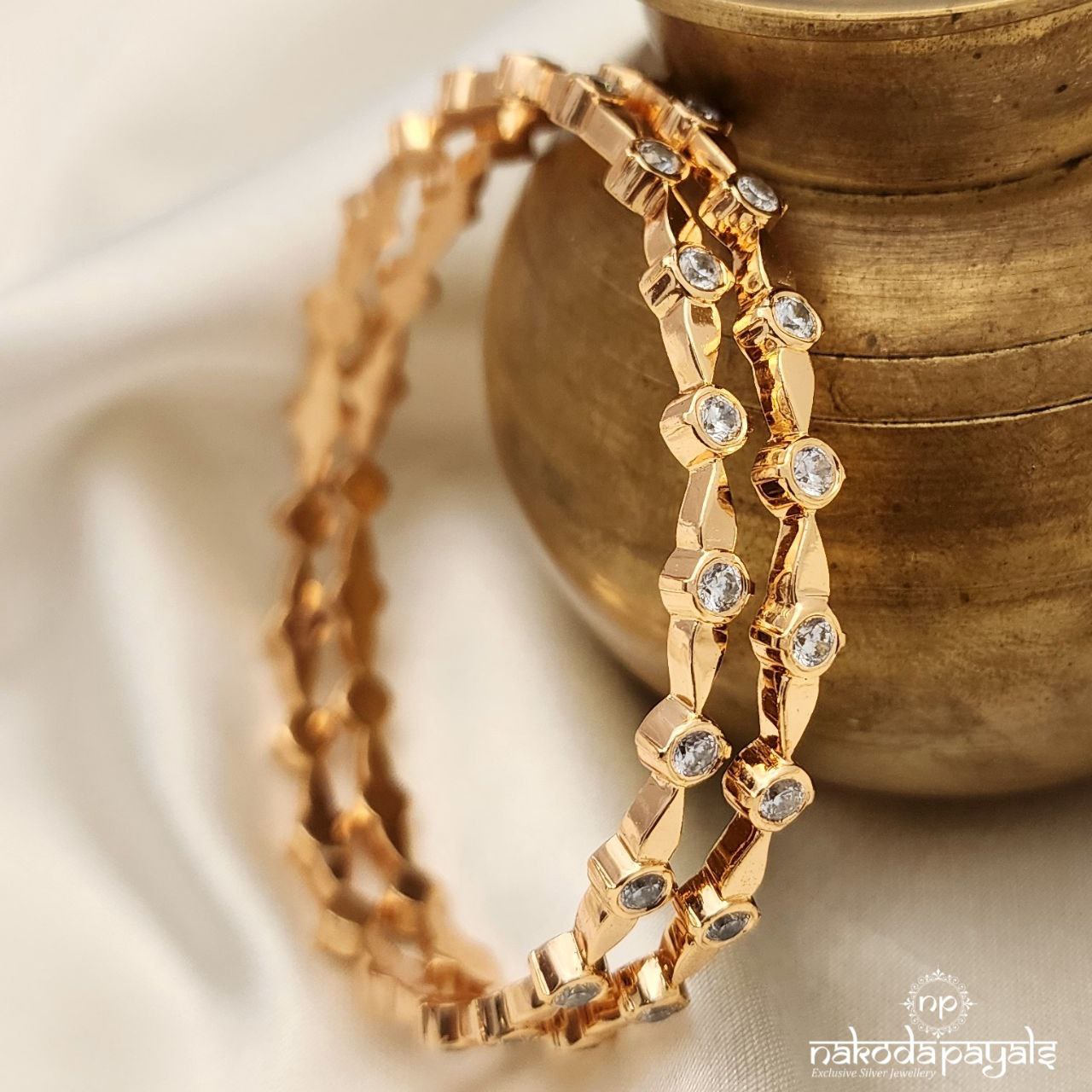 Gleaming White Bangles Pair (Gk2905)