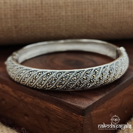 Pretty Marcasite Kada (K5215)
