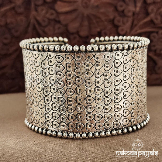 Hearty Oxidised Adjustable Kada (K6179)