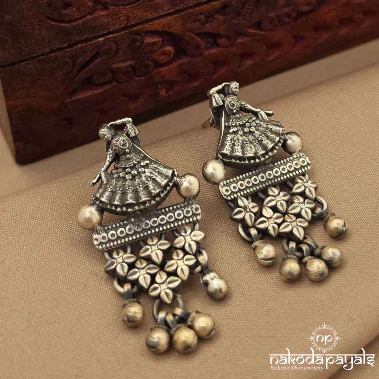 Floral Dancing Girl Chandbali (C4210)