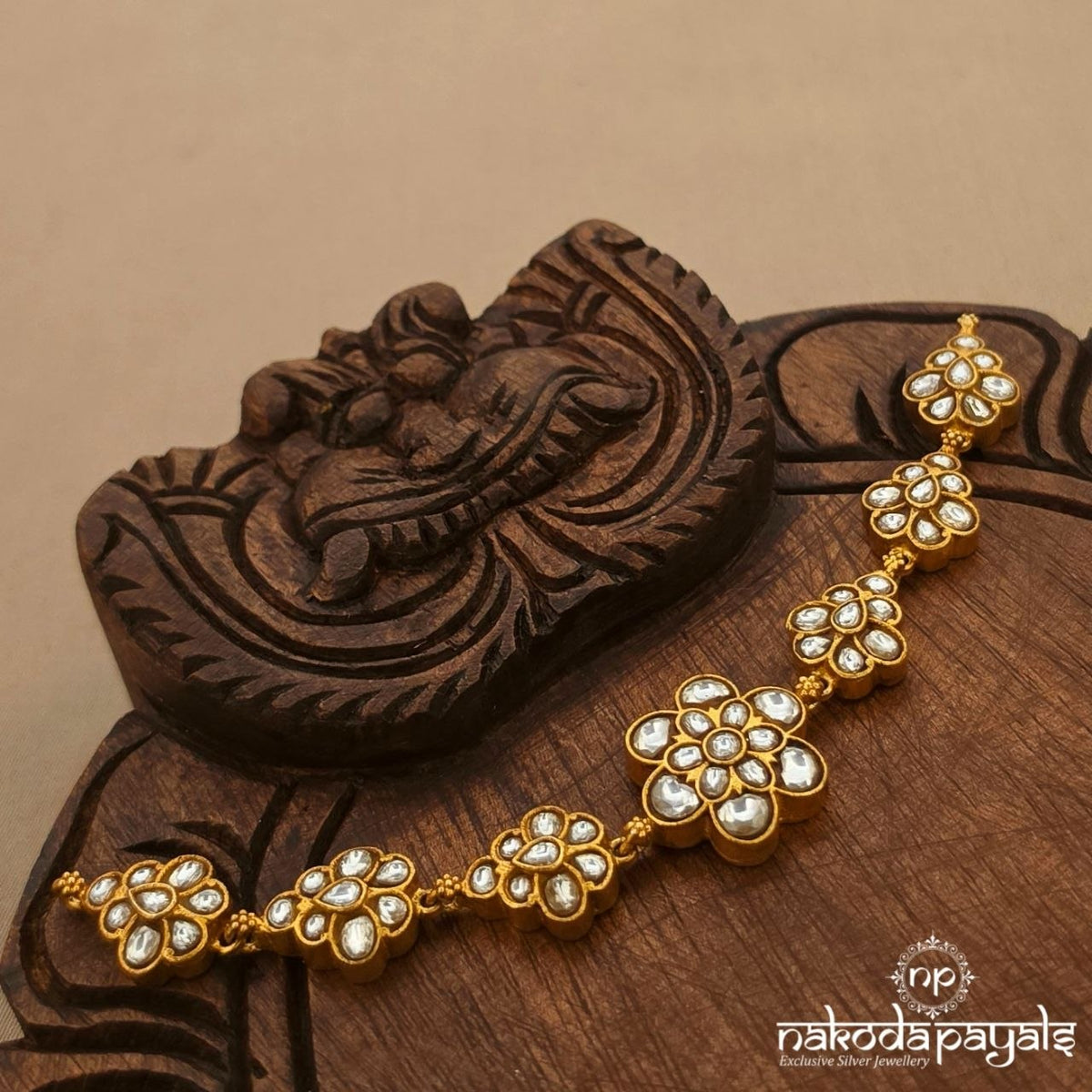 Floral White Kundan Choker (Gn11041)