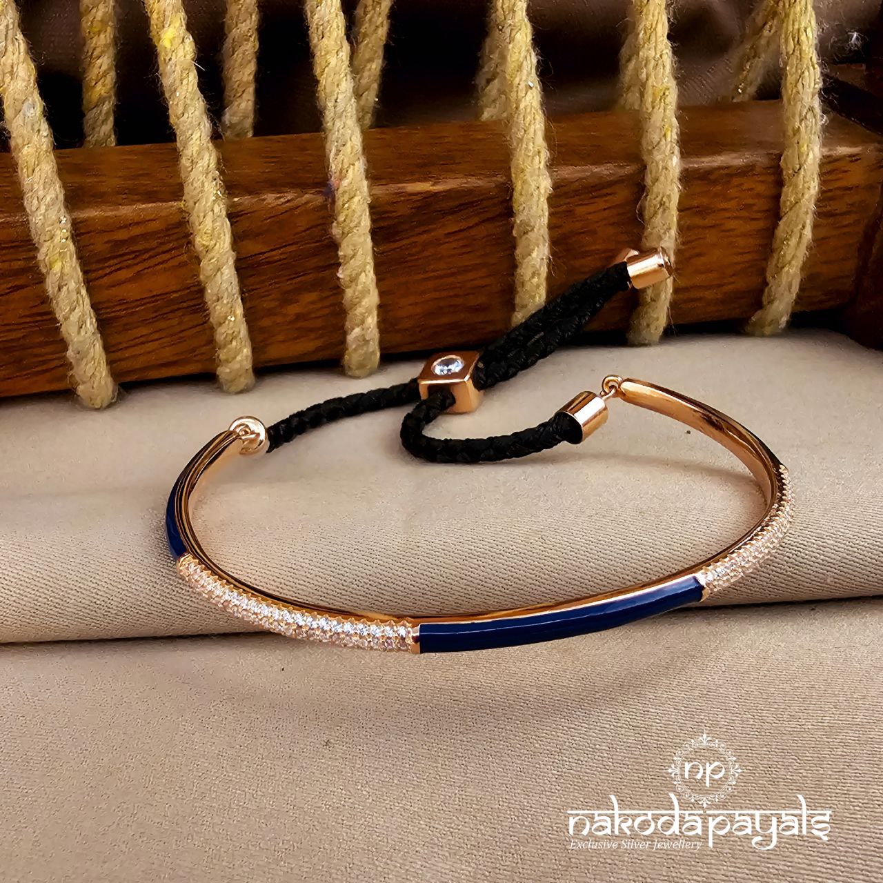 Bluish  CZ  Kada (St3926)