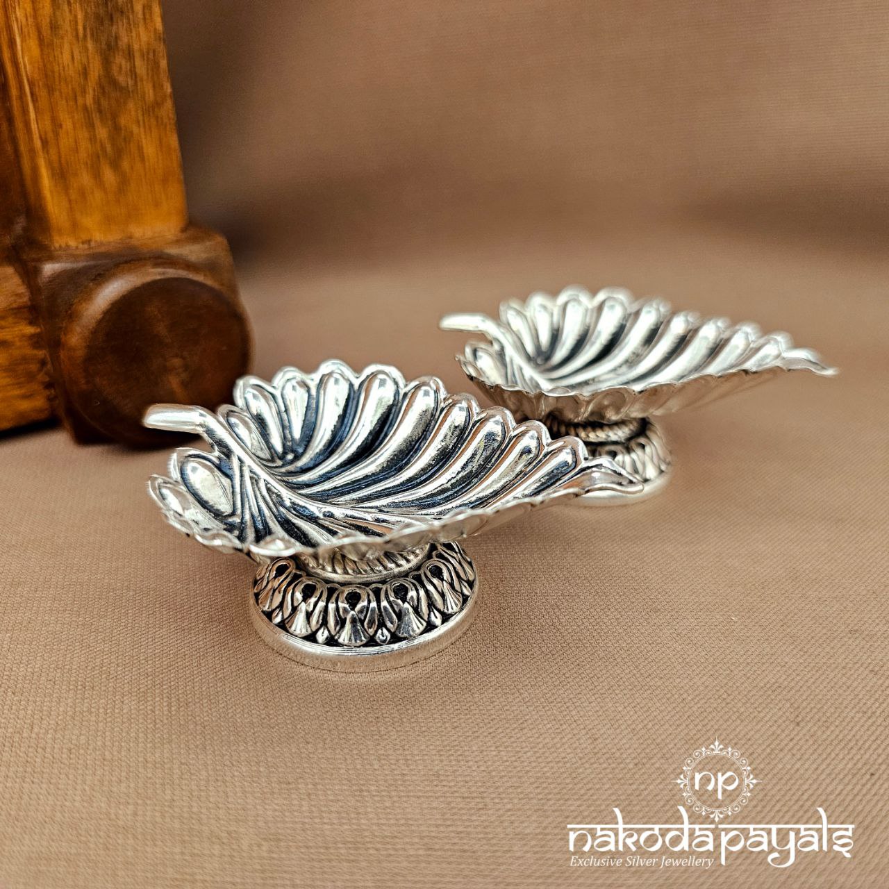 Leafy Oxidised Deepam Pair (Aa2381-82)