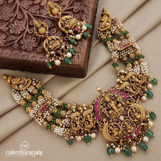 Lakshmi Kundan Neckpiece With Earrings (Gn9053)