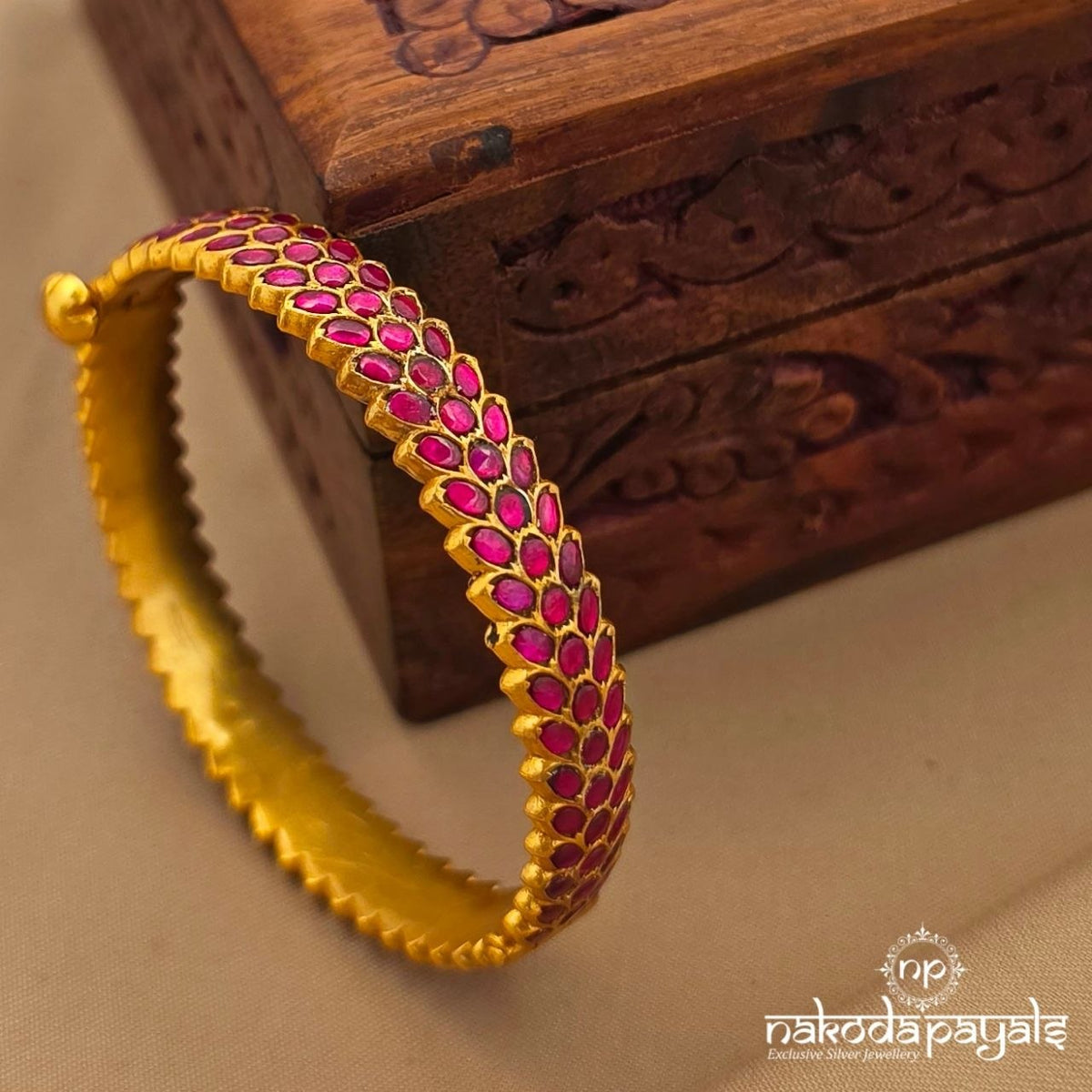Pink Leafy Kundan Screw Kada (Gk3386)