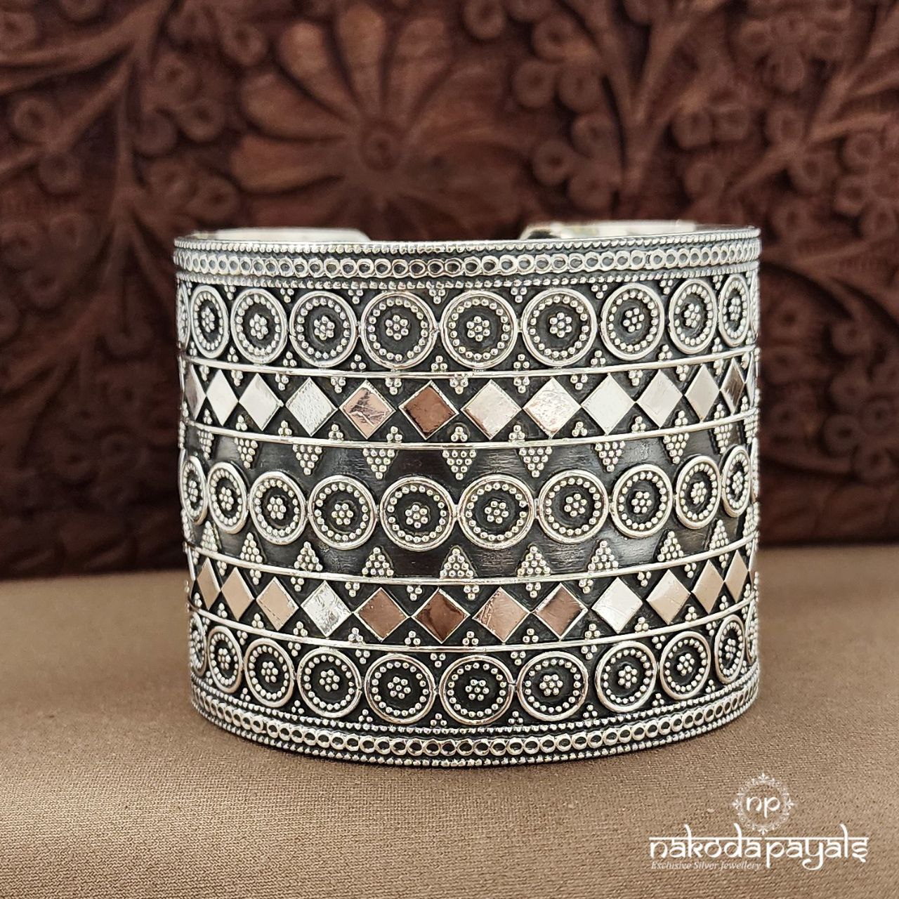 Amazing Circular Oxidised Adjustable Kada (K6180)