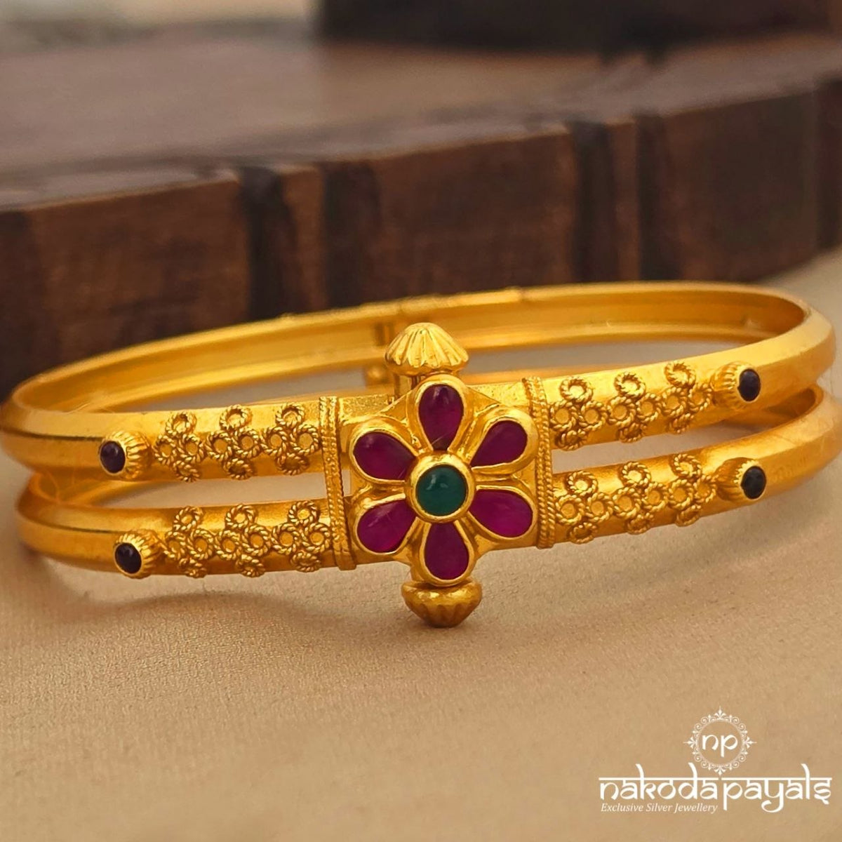Exclusive Floral Kada (Gk3409)