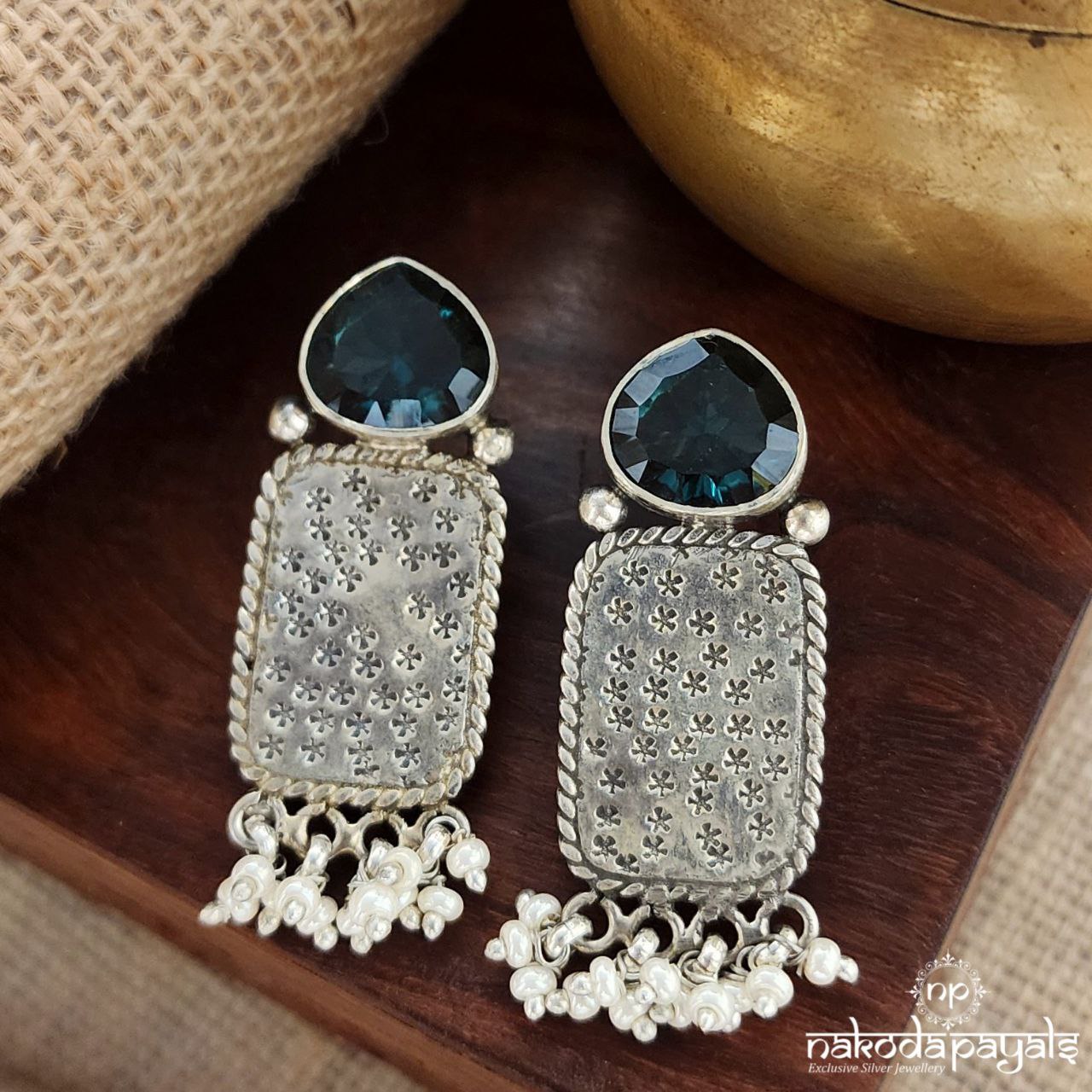 Gleaming Green Rectangular Earrings (C3299)