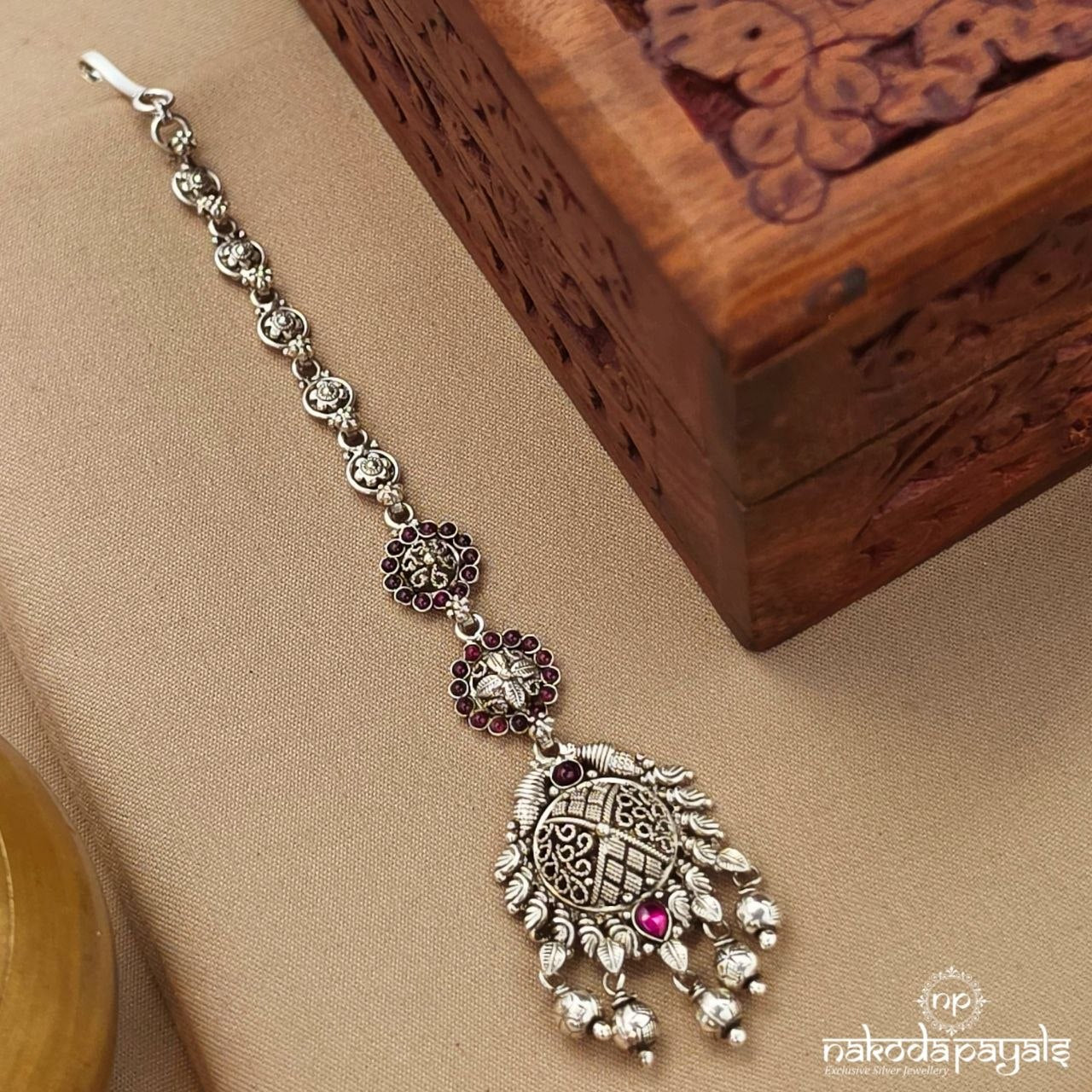 Circular  Floral  Pearl Maang Tikka (M0495)