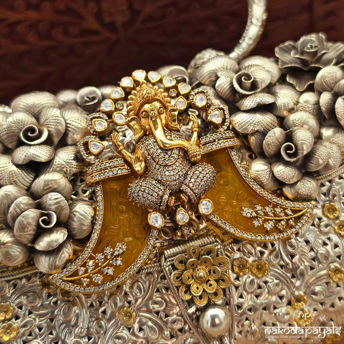 Exemplary Ganesha Moissanite Purse (Esa348)