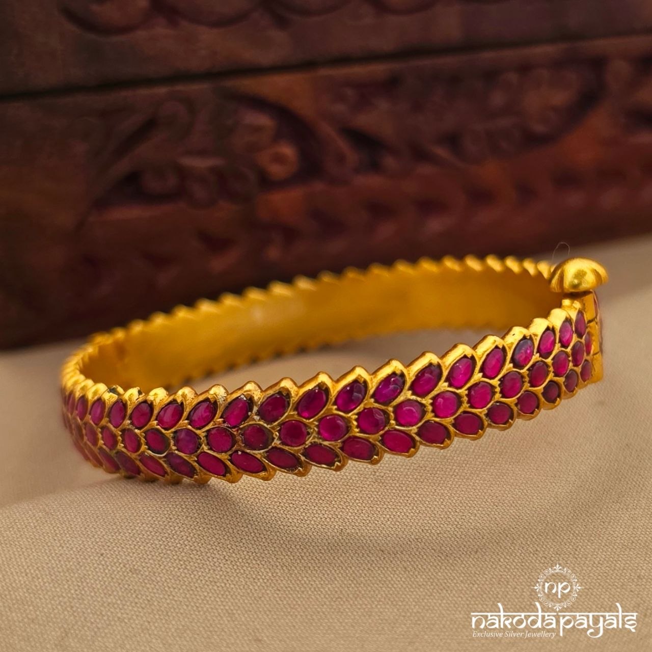 Pink Leafy Kundan Screw Kada (Gk3386)
