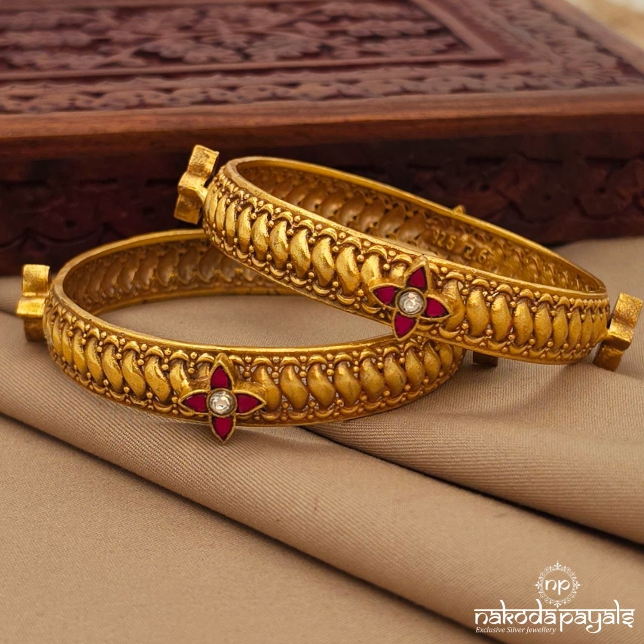 Glorious Traditional Bangle (Gk3346)