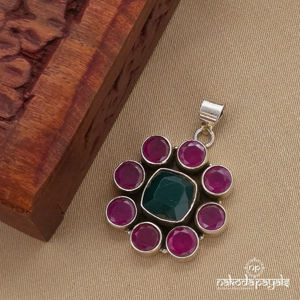 Kemp Floral Pendant (P2602)