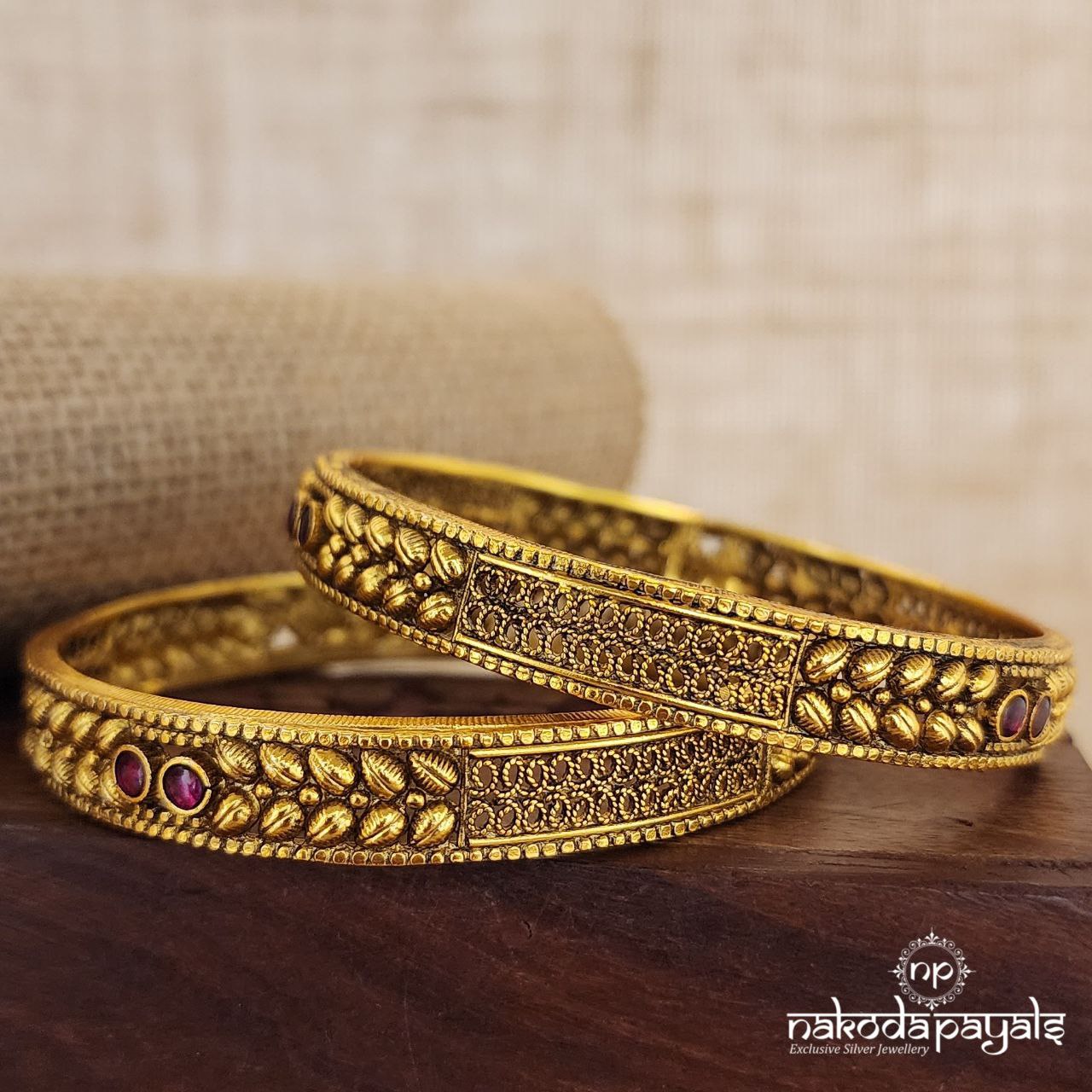 Pink Leafy Bangles (Gk2774)