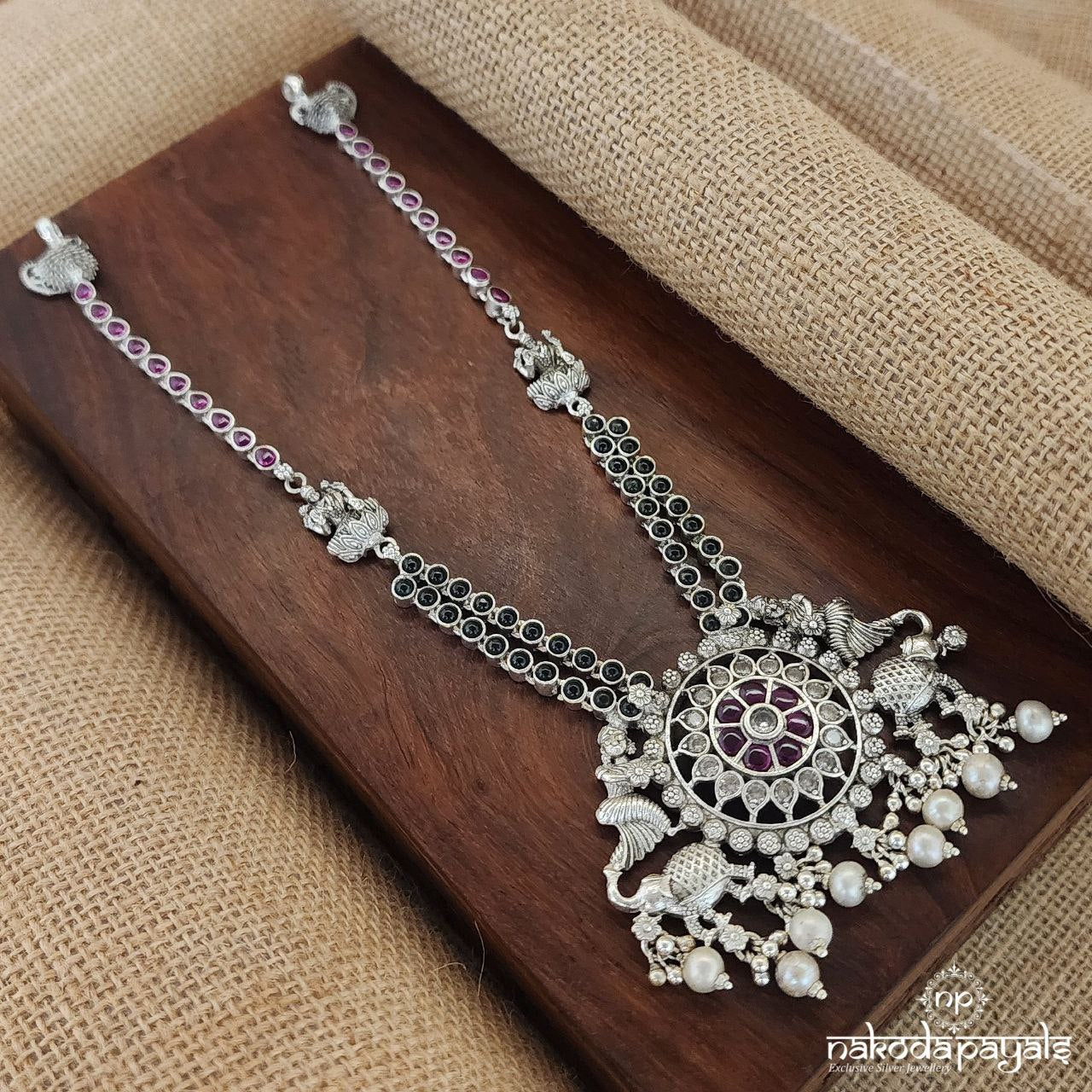 Elegant Dancing Girls Neckpiece (N10343)