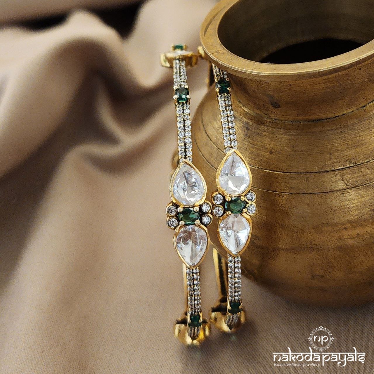 Sparkling Green Moissanite Bangles (Gk2833)