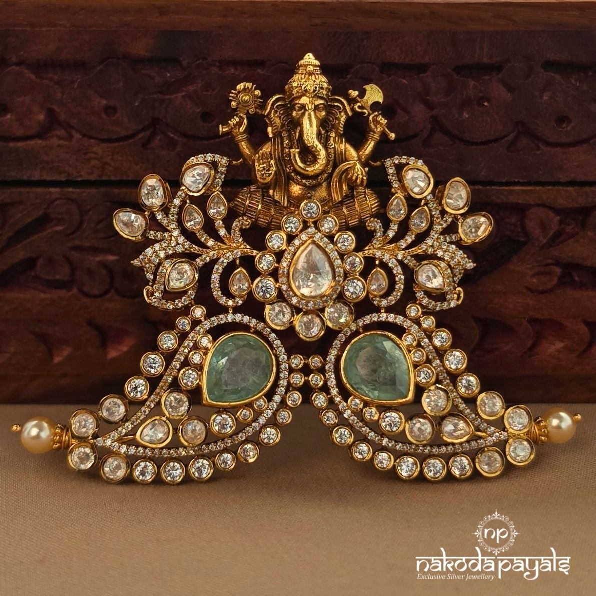 Divine Ganesha Pendant (Gp2597)