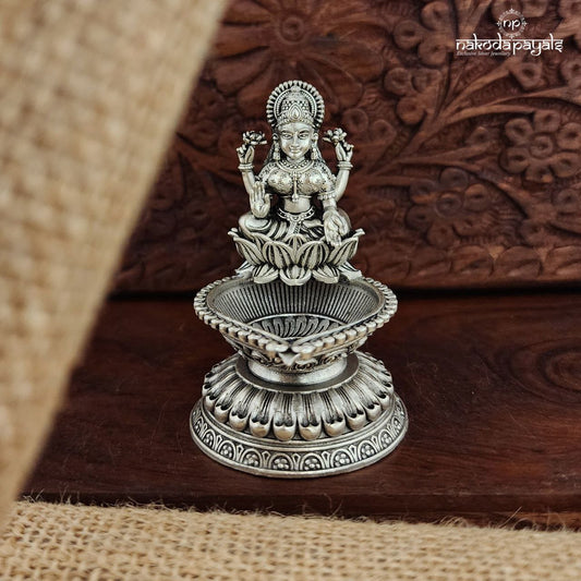 Lakshmi Deepam (Aa1764)