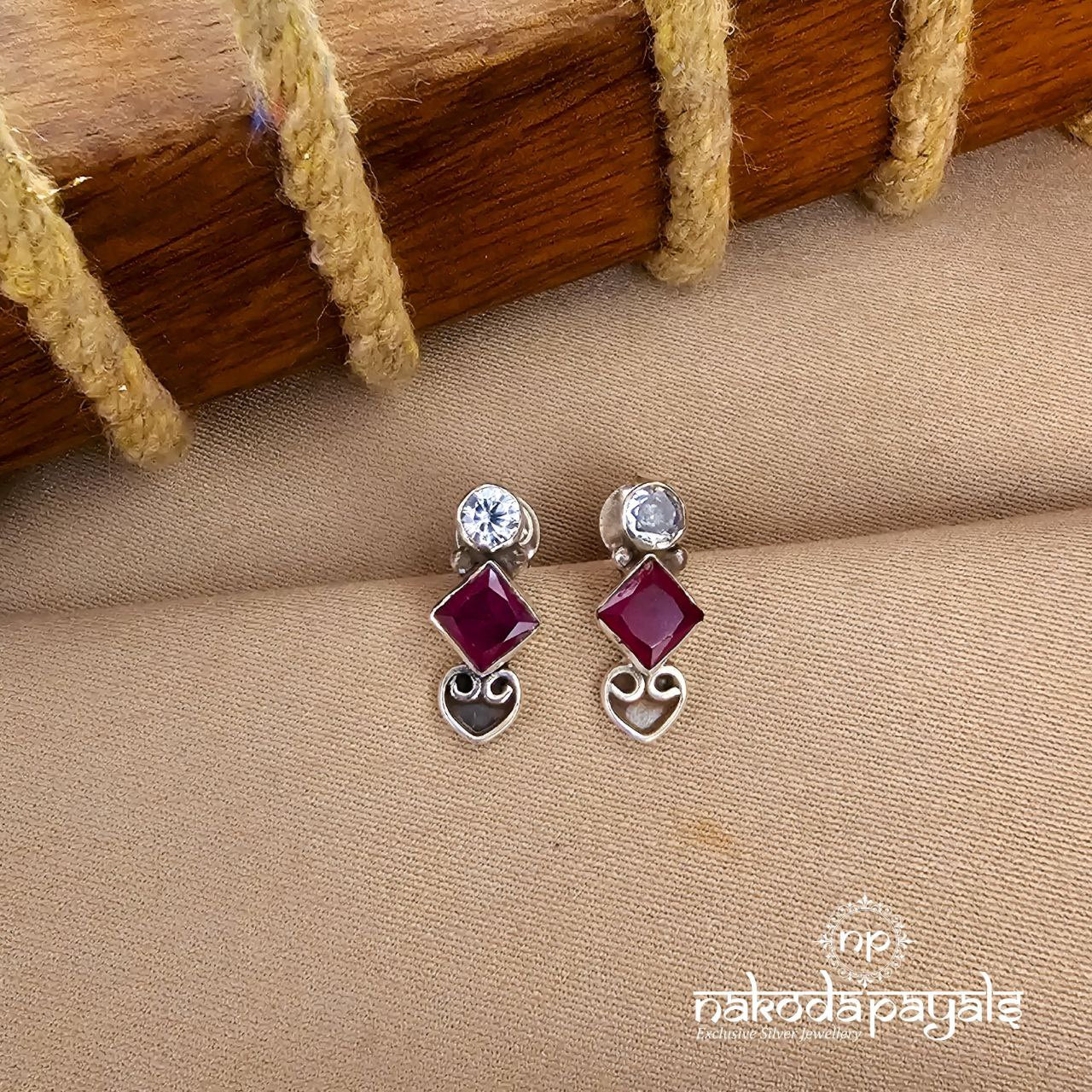 White  Studs (S9507)