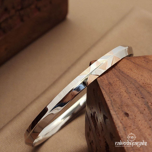 Triangular Mens Kada (Mc1122)