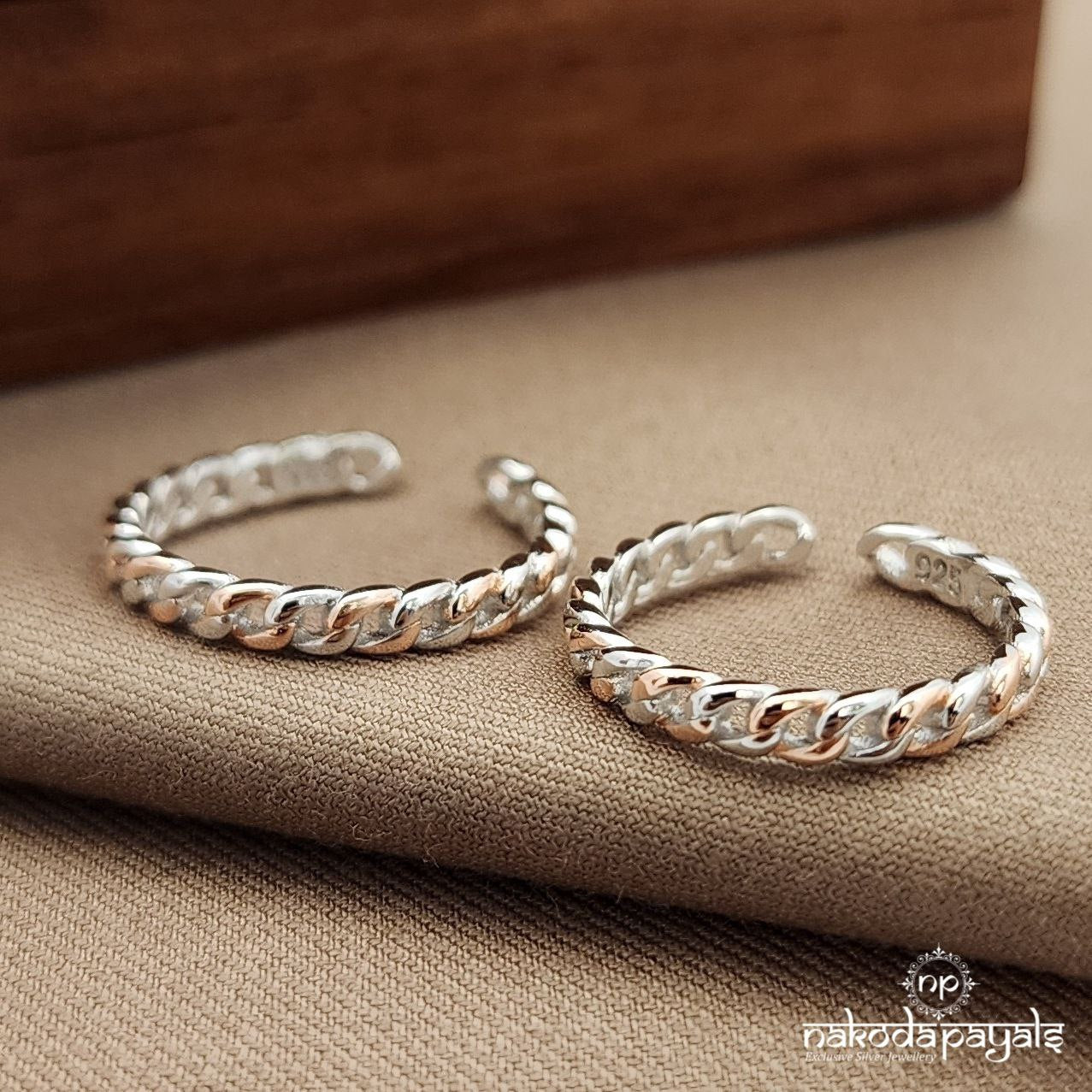 Braided Dual Tone Toebands (T4719)