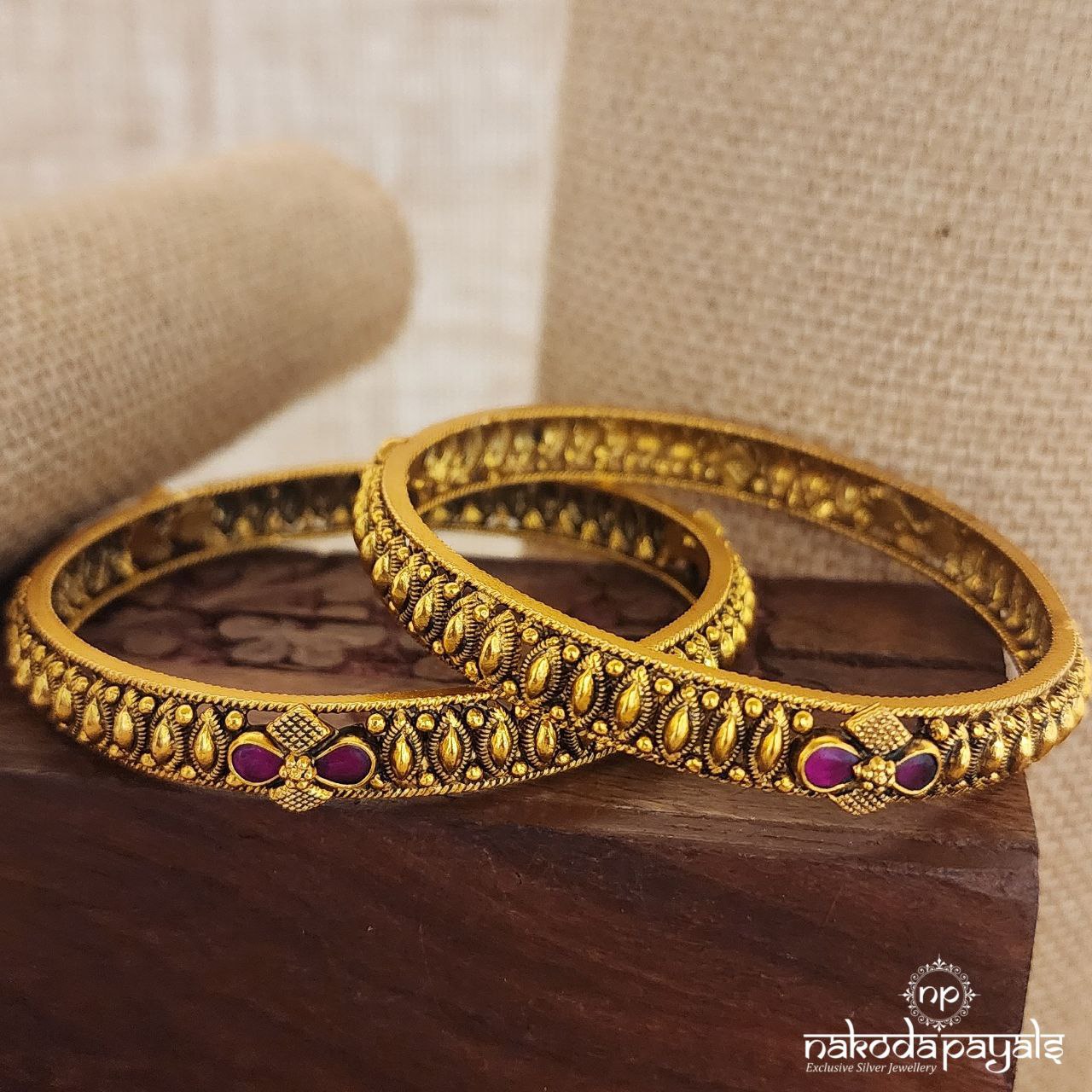 Pink Carved Bangles (Gk2793)