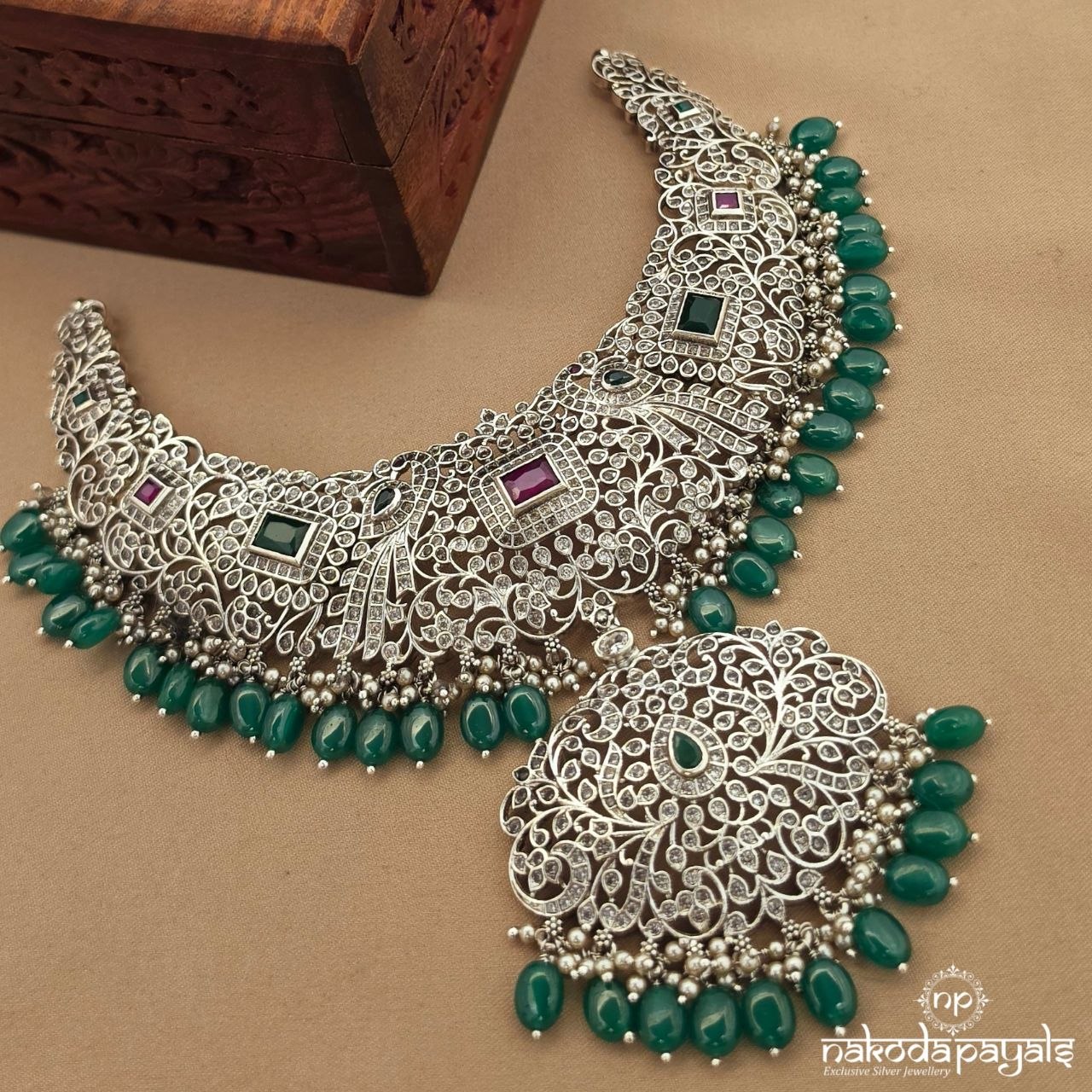 Exemplary Greenish Neckpiece (N12114)