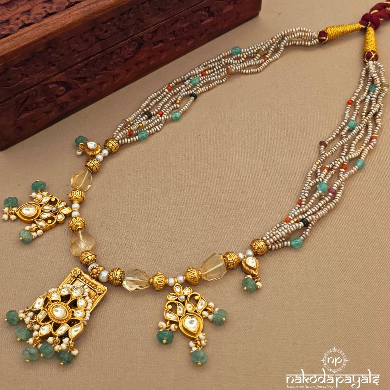 Unique Kundan Pearl Neckpiece (Gn10465)