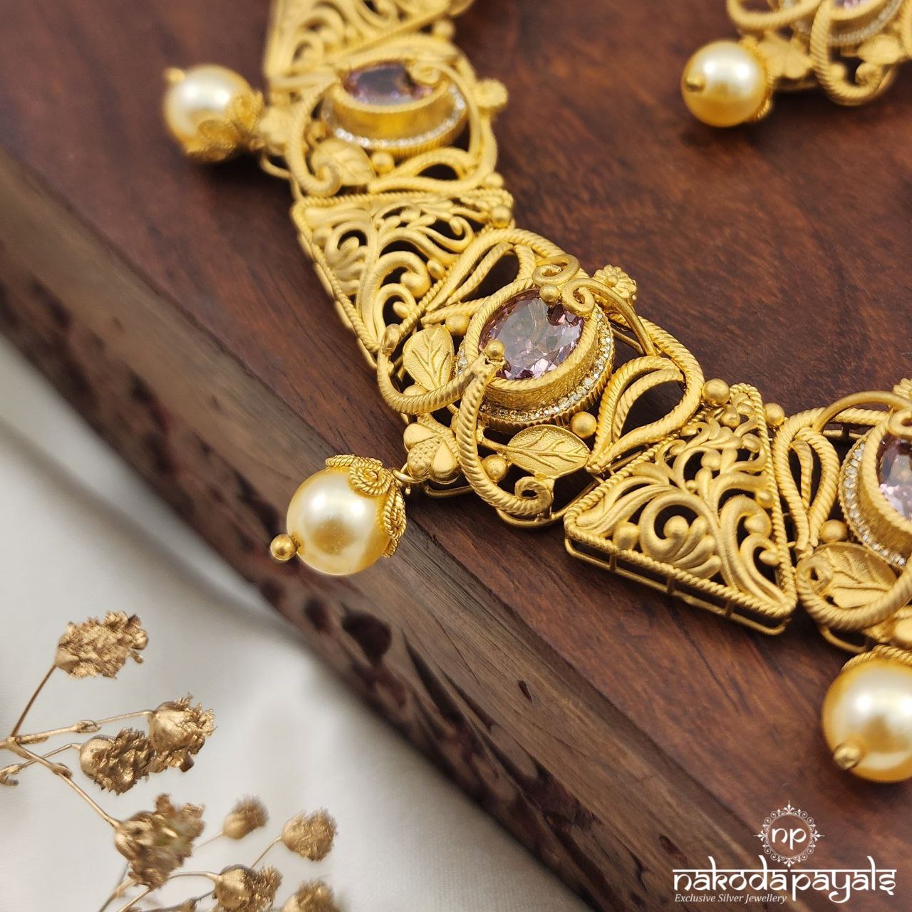 Pink Pearled Drop Neckpiece With Earrings (Gn8647)