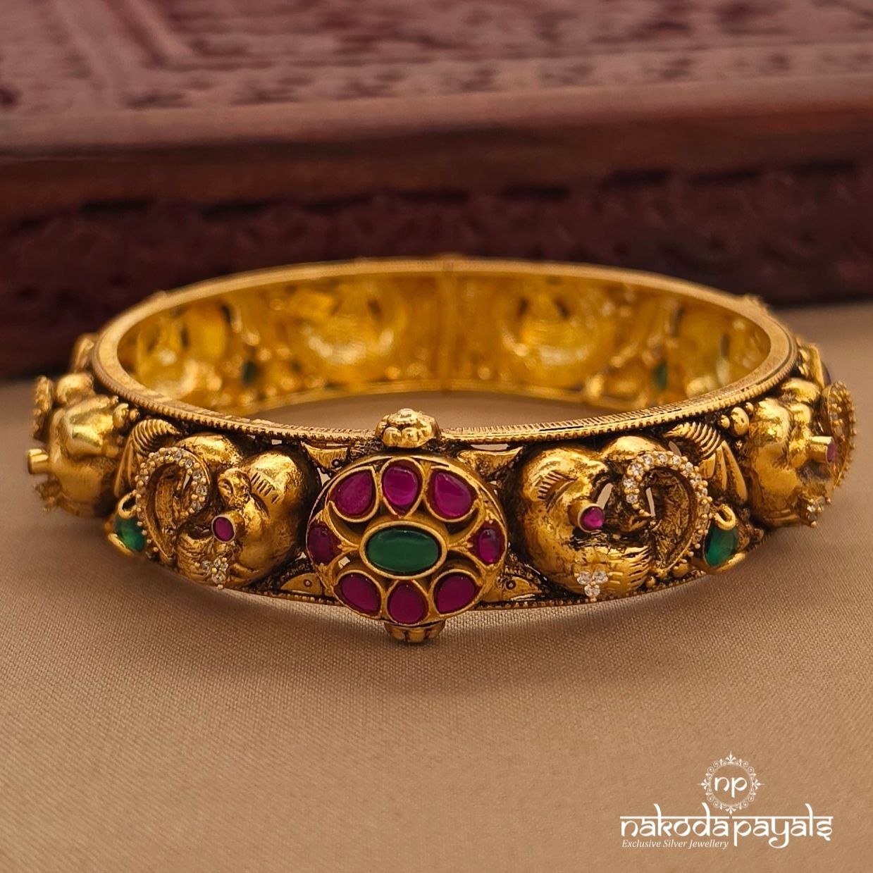 Lotus Kundan Kada (2.8) (Gk3284)