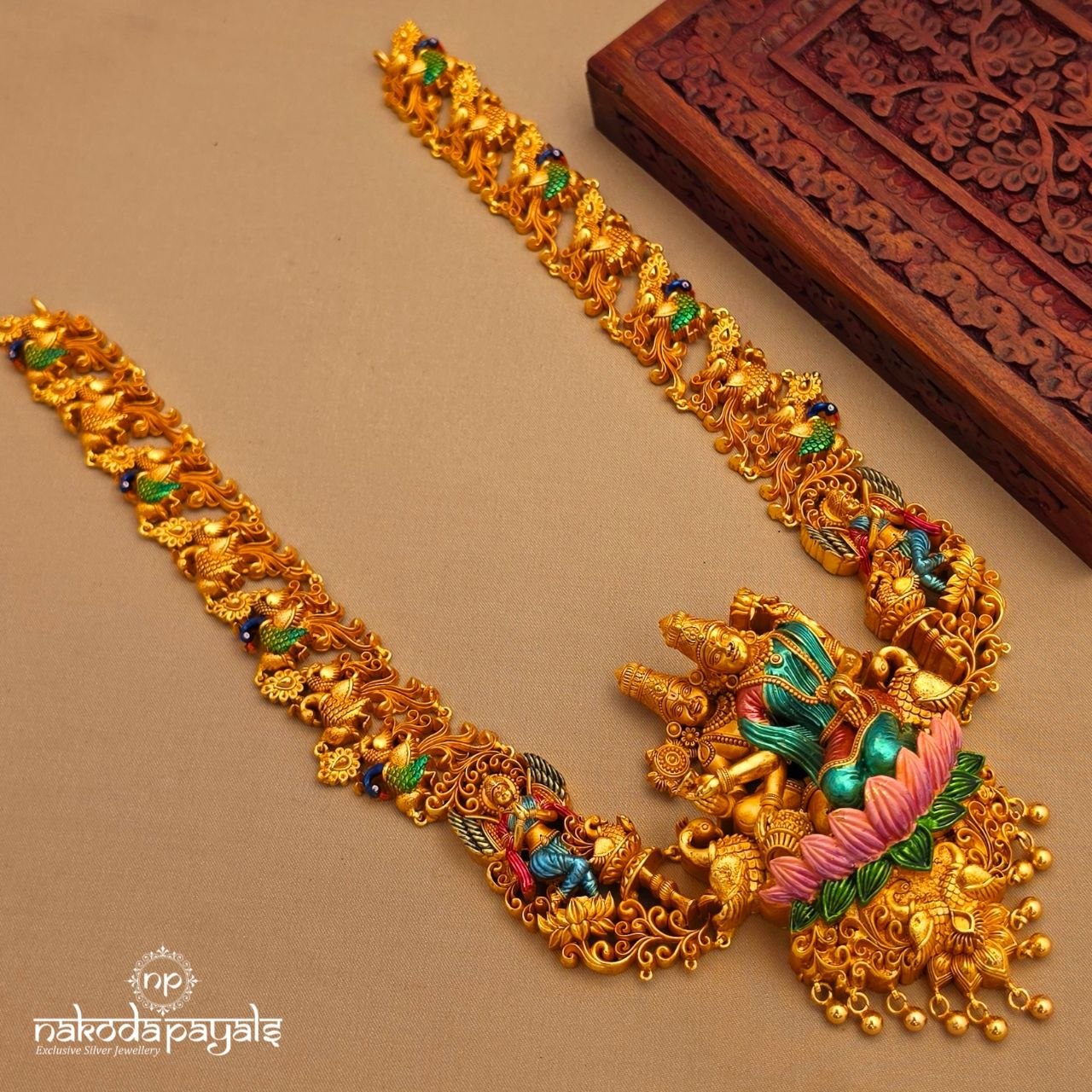 Glorifying Enamel Balaji Lakshmi Neckpiece (Gn10186)