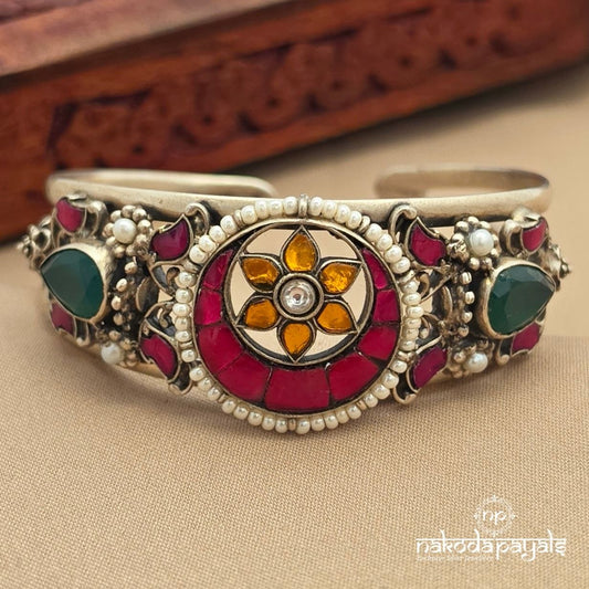 Mesmerizing Kundan Pearl Kada (K6345)