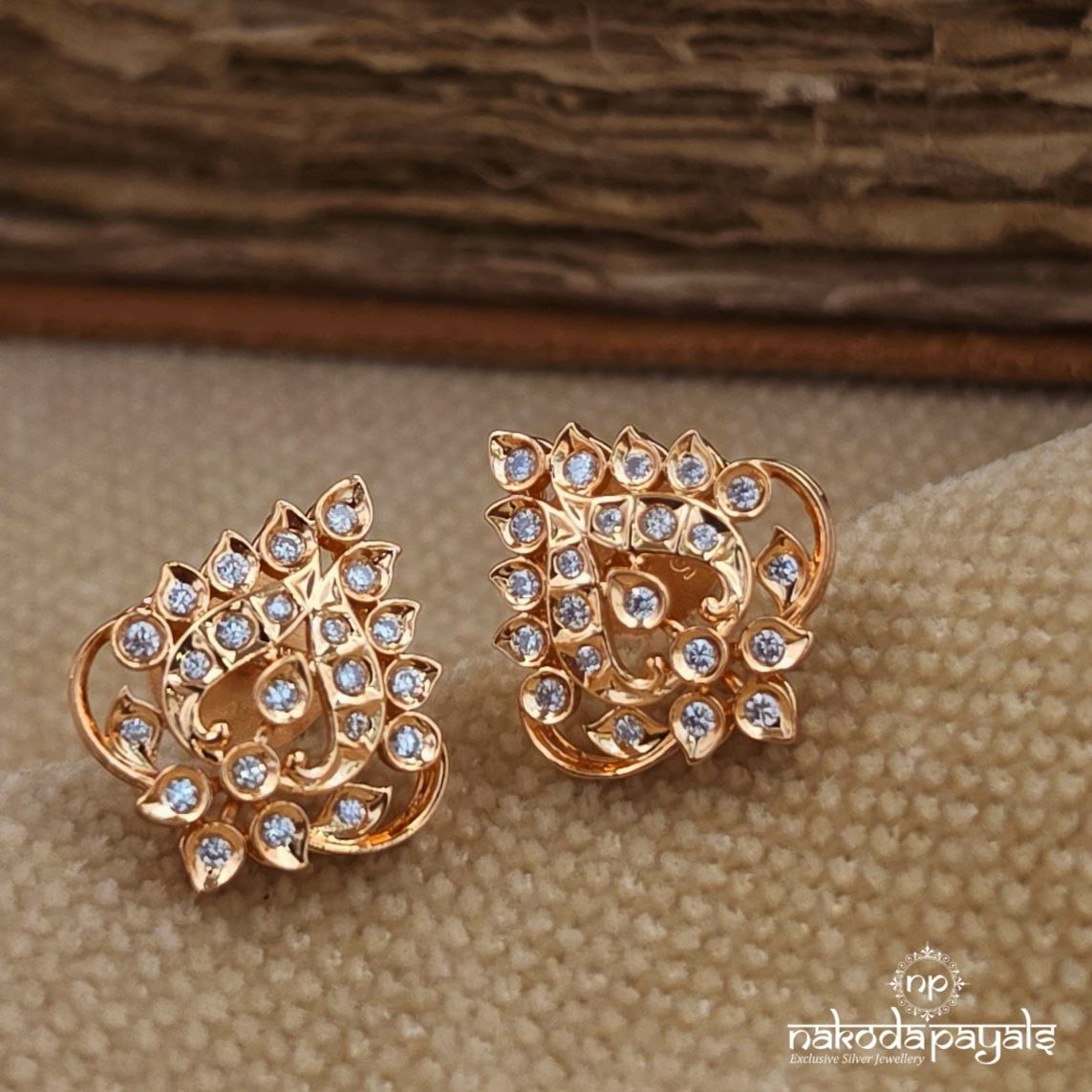 Gorgeous Swarovski Studs (Ge11143)