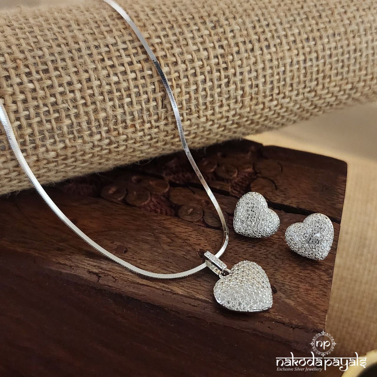 Sweetheart Neckpiece with Earrings (St3302)