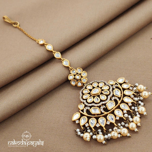 White Floral Maang Tikka (Gm1075)