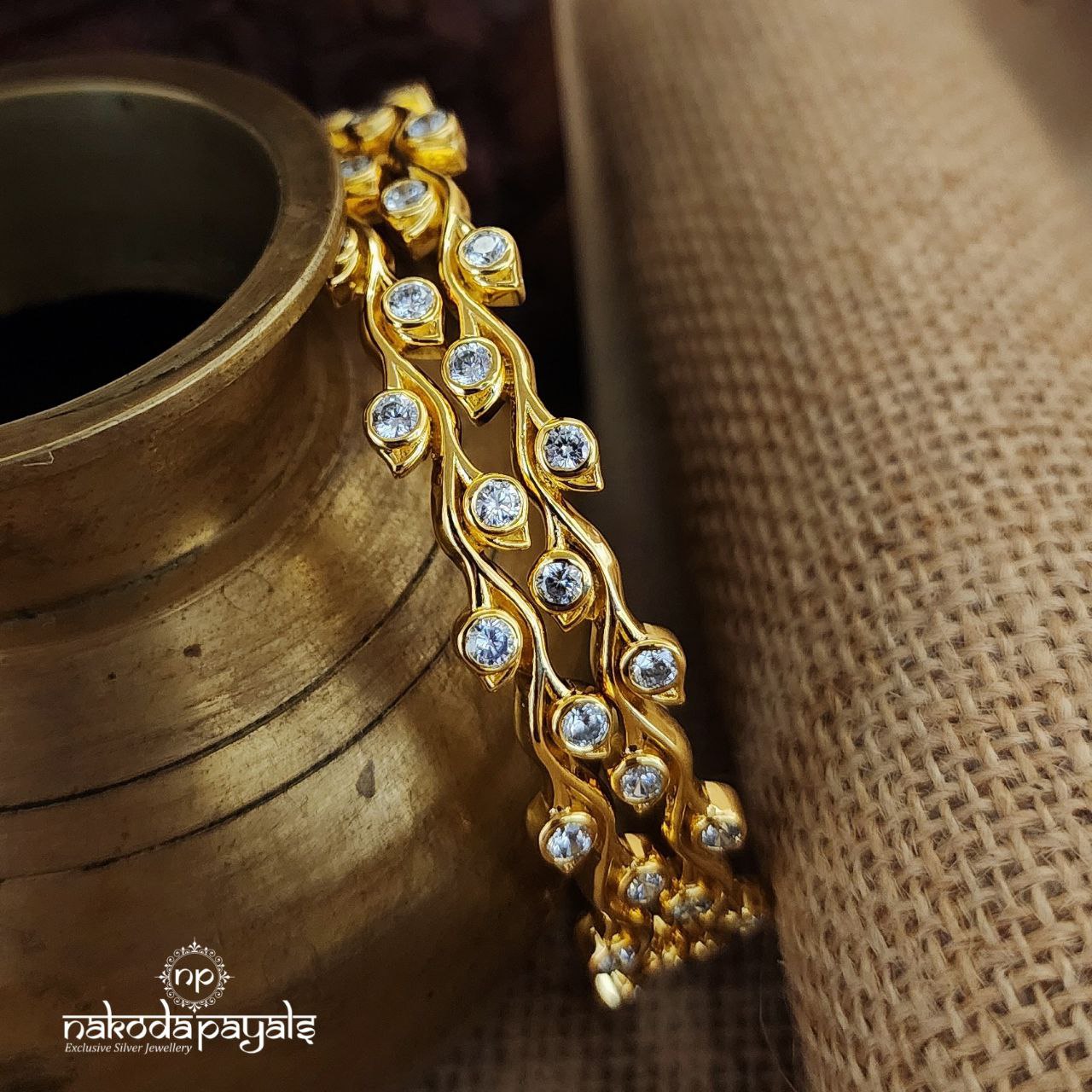 White Leafy Bangles (Gk2854)