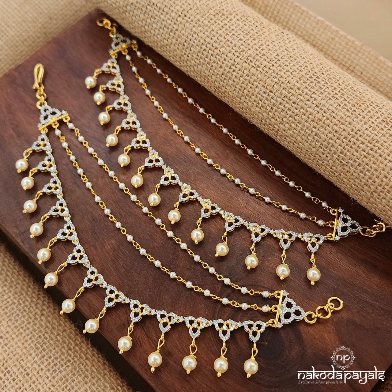 Sparkling White Maang Tika (Gm0948)