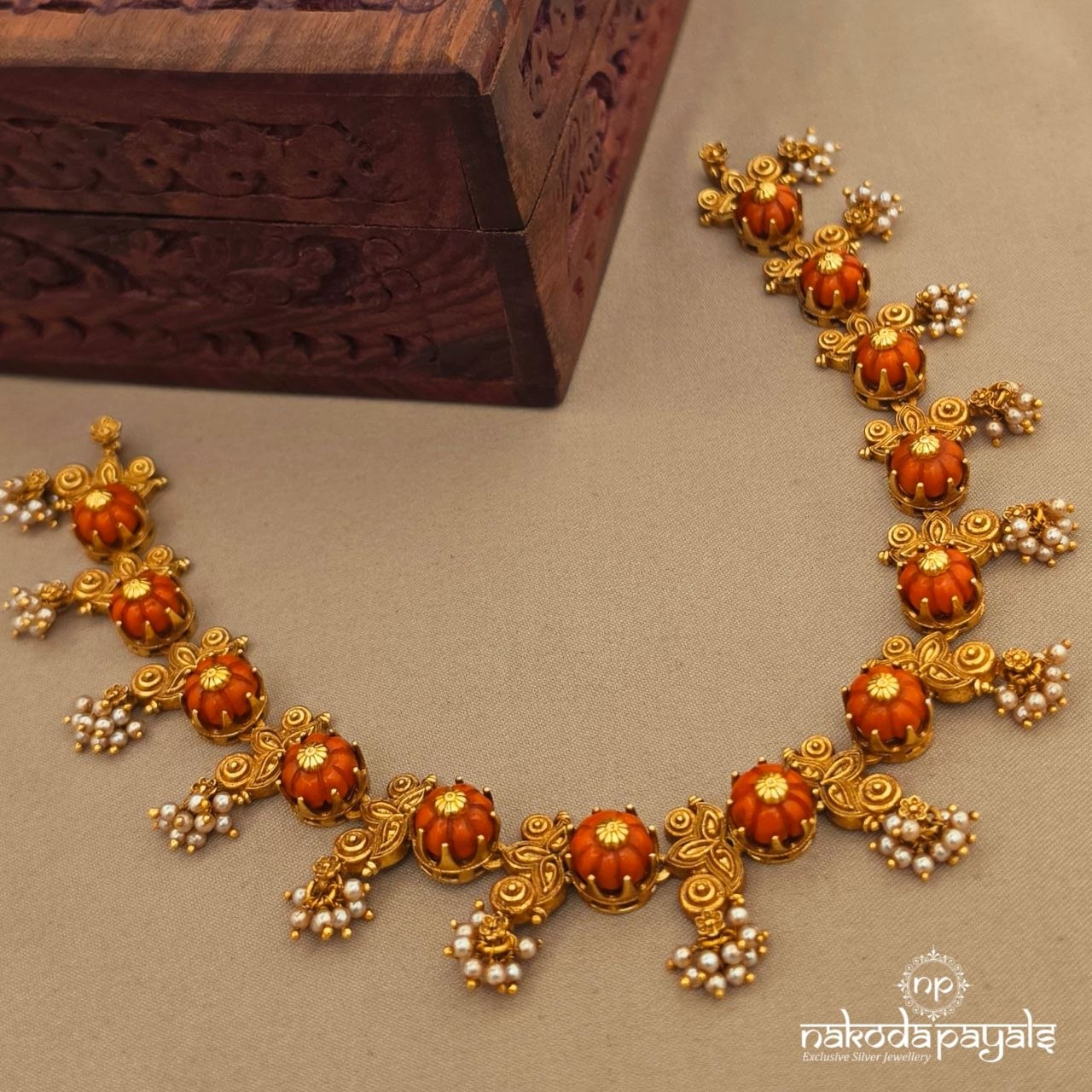 Coral Pearl Drops Neckpiece (Gn10712)