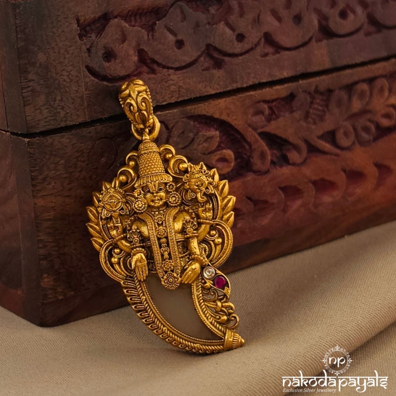 Elegant Venkateshwara Puligoru Kundan Peacock (Gp2586)