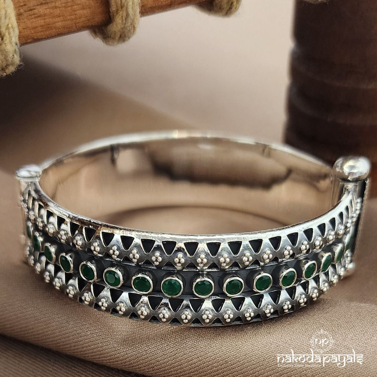 Greenish Oxidised Screw Kada (K6193)