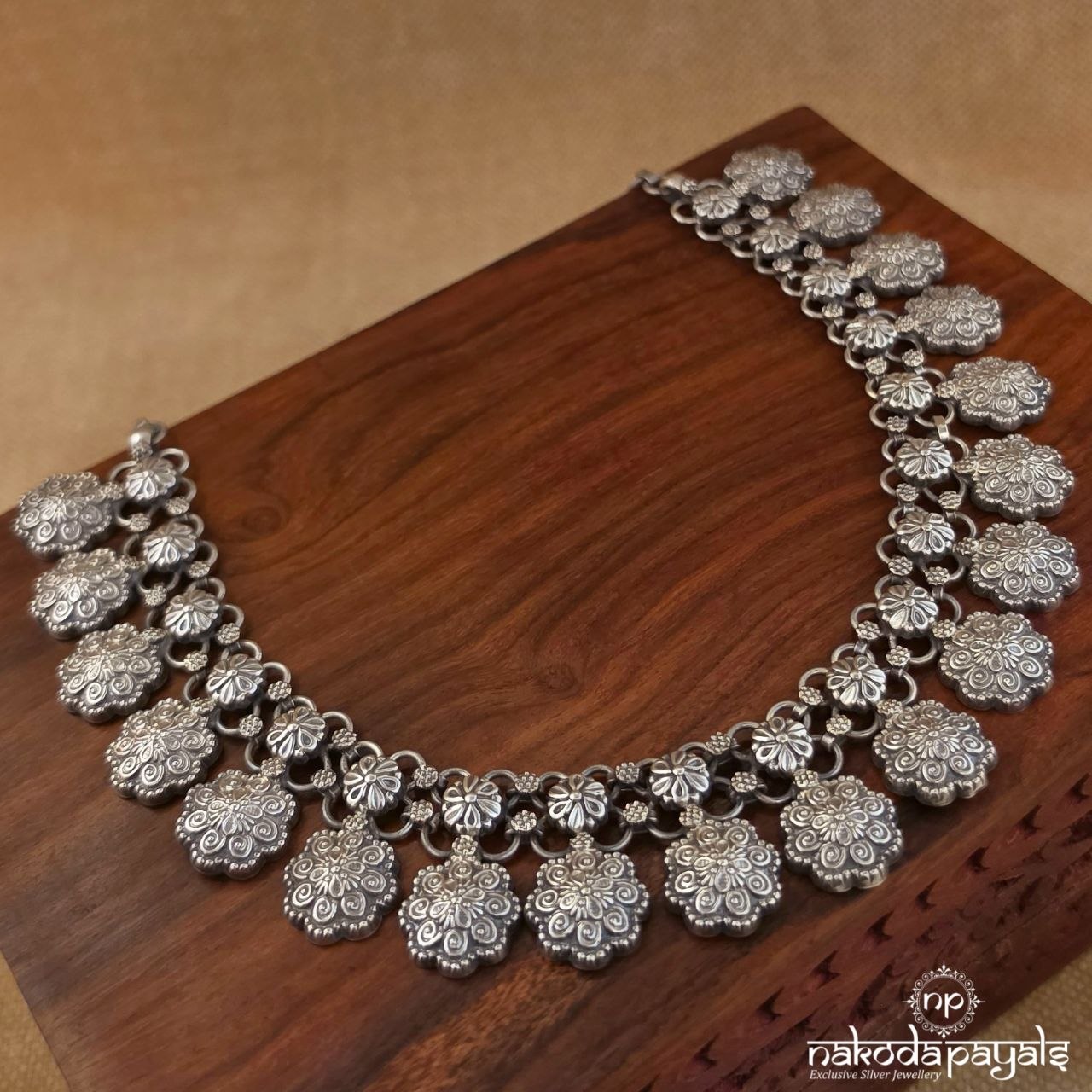 Gorgeous Floral Neckpiece (N12058)