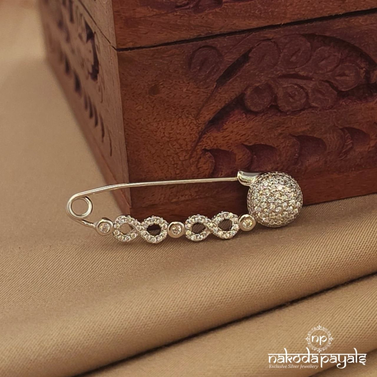 Infinity Brooch (St4050)