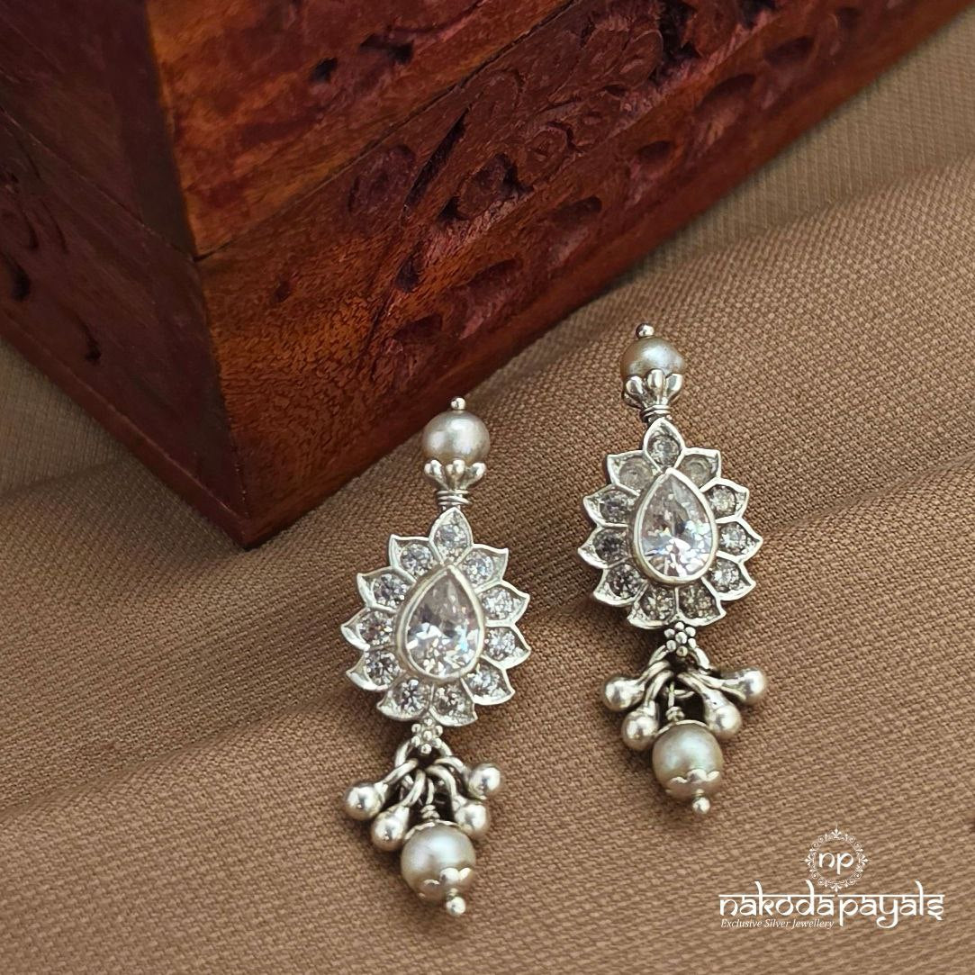 Whiye Drop Studs (S9626)