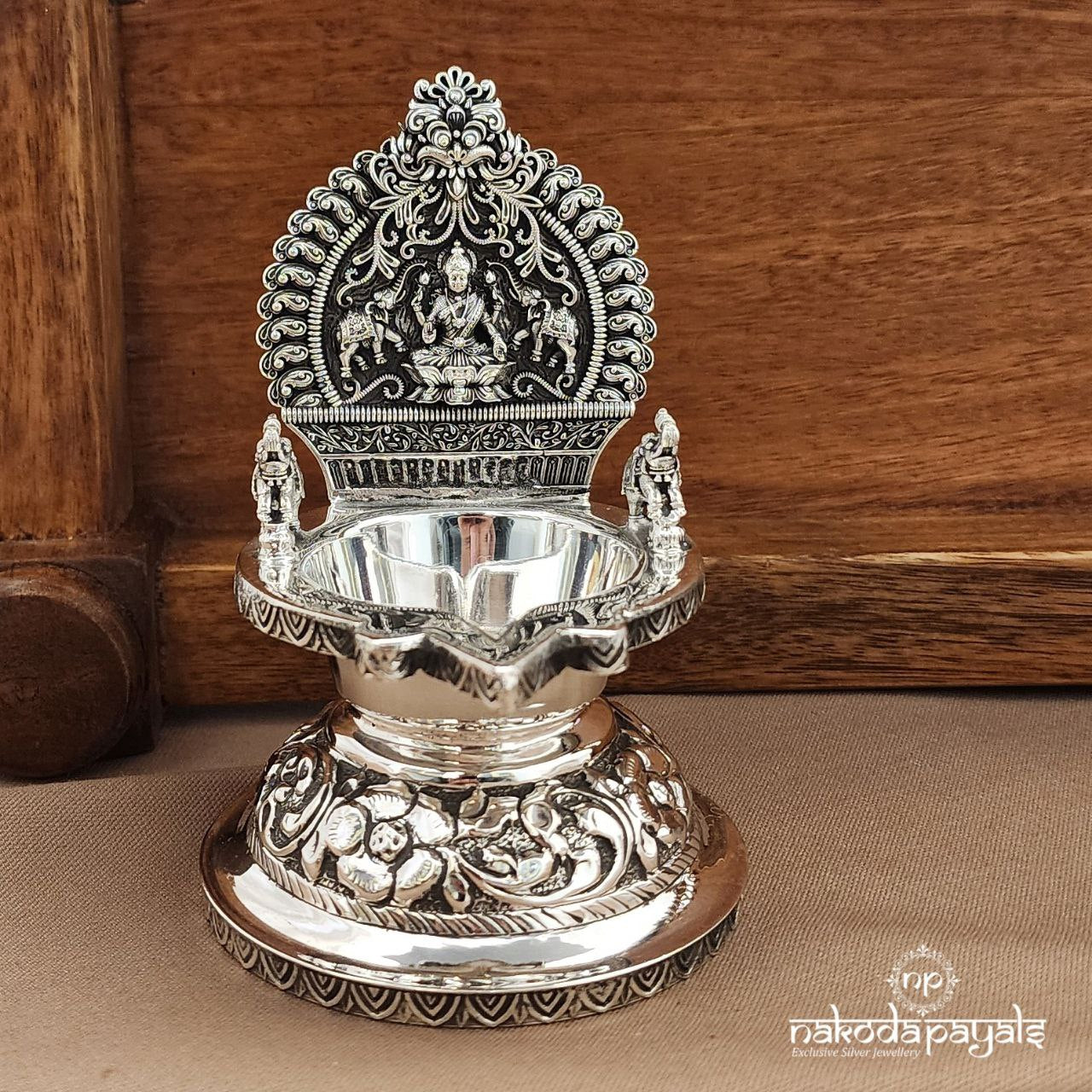 Floral Kamakshi Deepam (Aa2514)